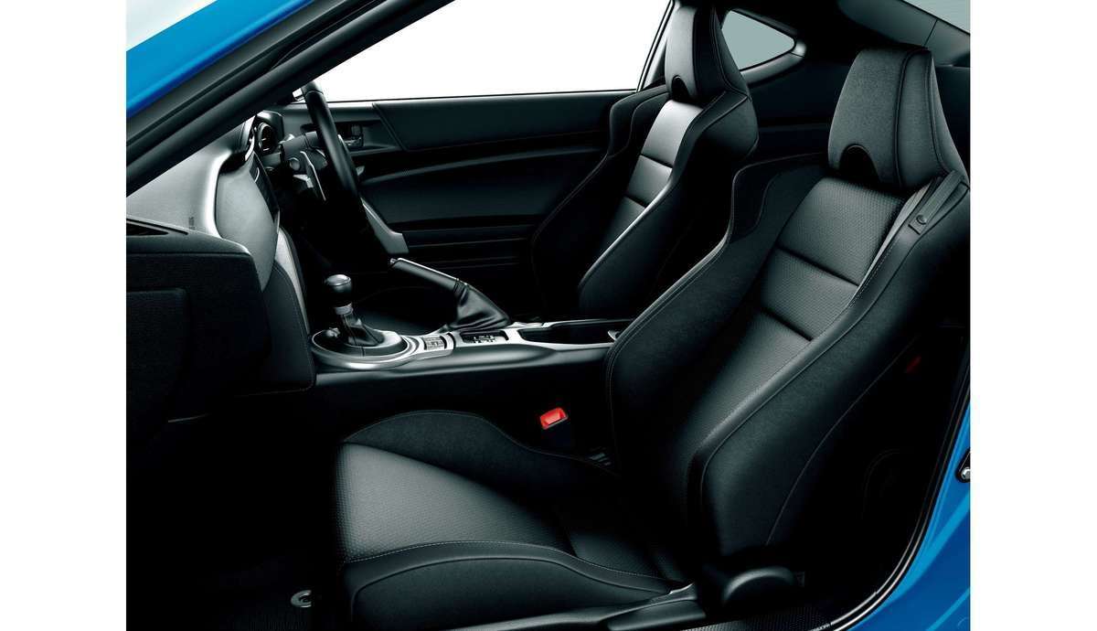 86 | 室内 | ネッツトヨタ大阪