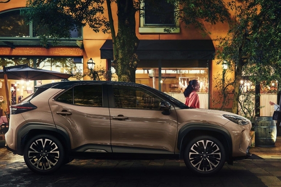 【モデル入り素材】Z（ハイブリッド・2WD）