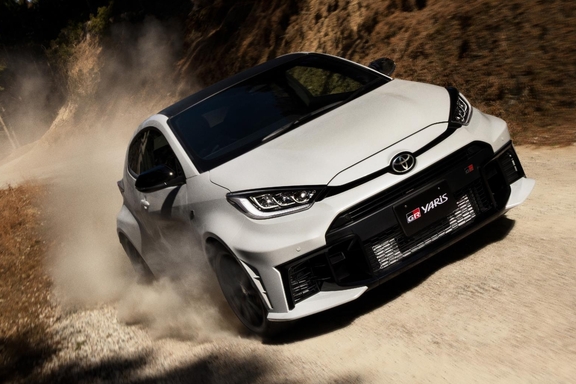 RZ“High performance”［GR-DAT（8AT・4WD）］