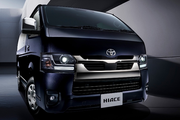 特別仕様車スーパーGL“DARK PRIME II”（2WD・2800ディーゼル・標準ボディ）
